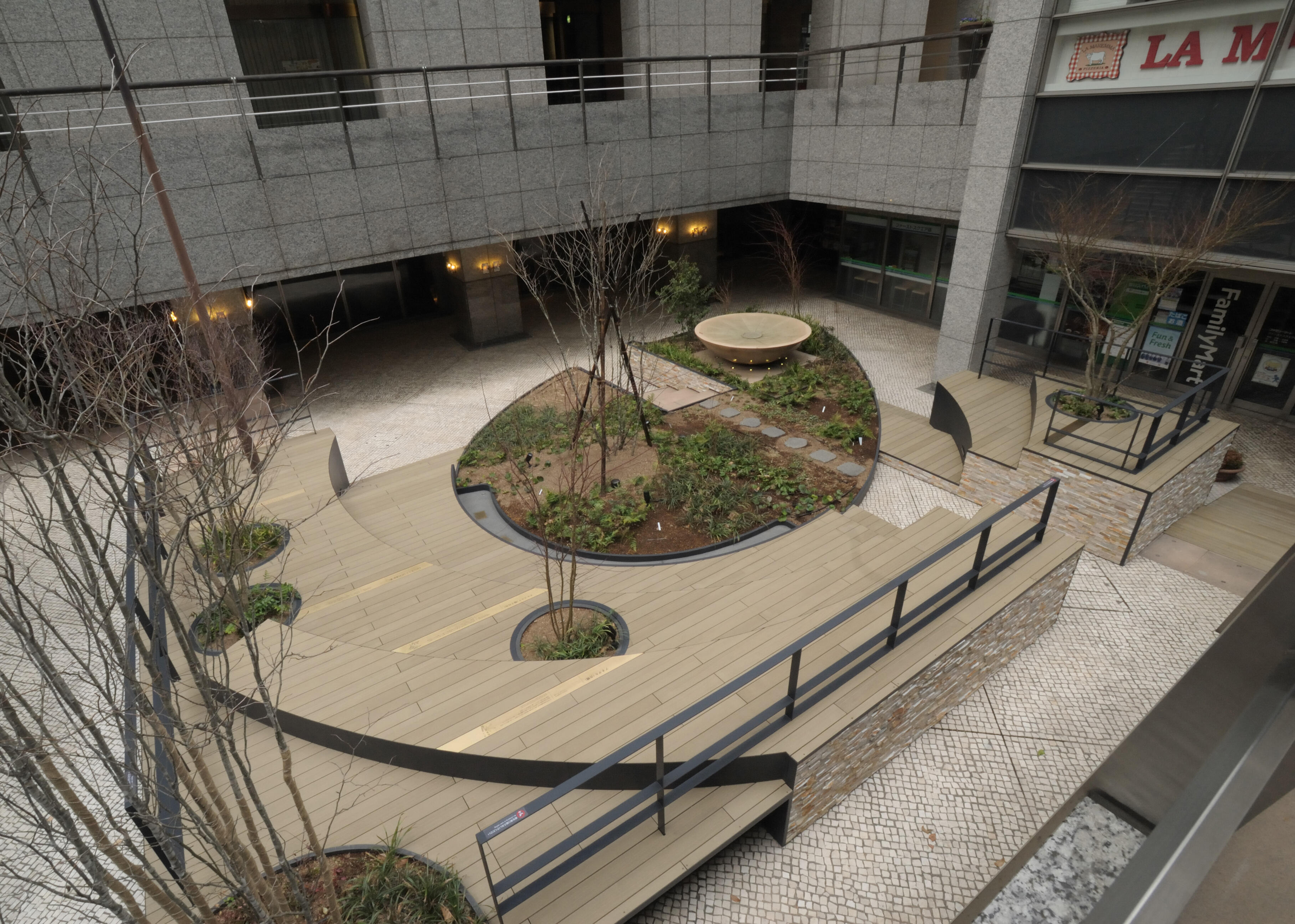 An image of the interior of Otemachi First Square